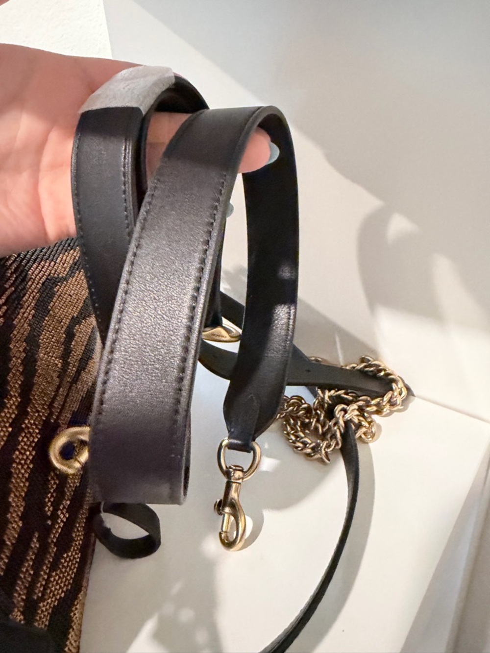 Tabby Shoulder Bag 26 with Beaded Tiger - Picture 4 of 5